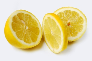 A citrom valóban alkalmas lehet a menstruáció késleltetésére?